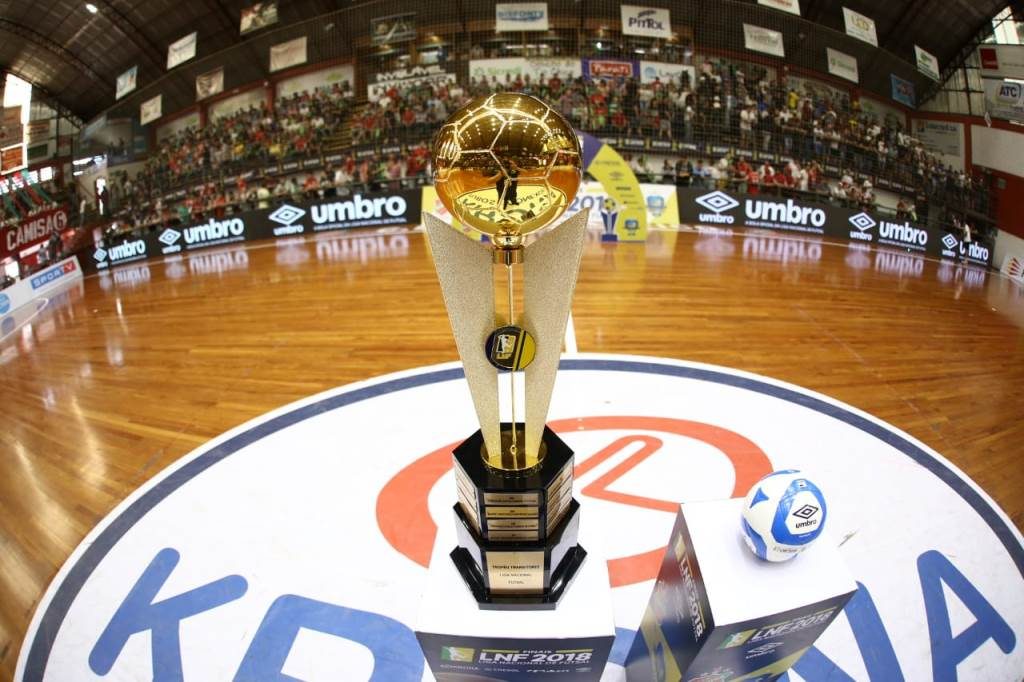 Trofeu De Campeao Da Liga Futsal Sera Disputado Por 19 Equipes Nesta Temporada O Presente