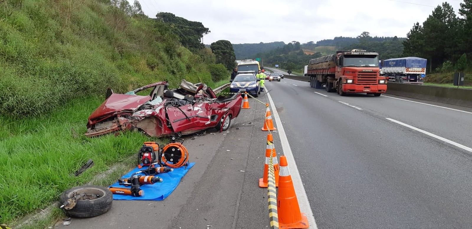 Condutor Morre Após Bater Carro Na Traseira De Caminhão – O Presente