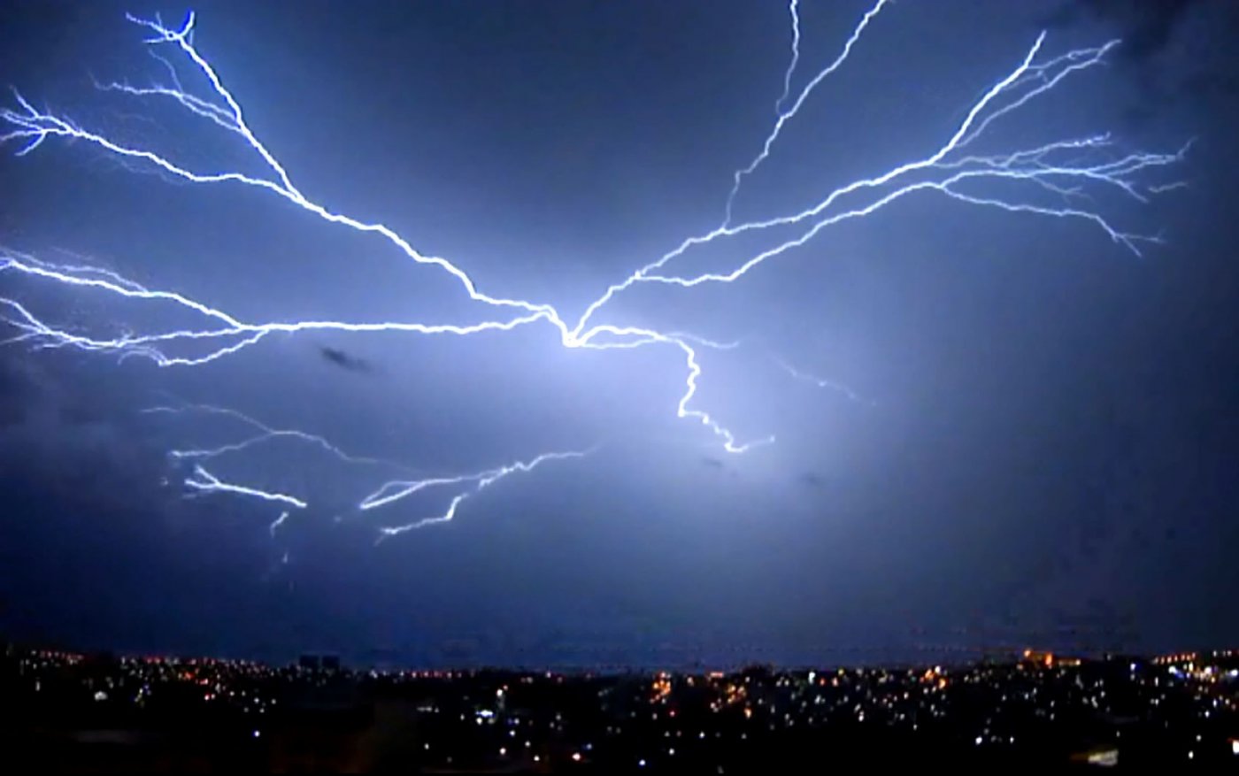 Chuva será frequente nos próximos dias e com temporais isolados