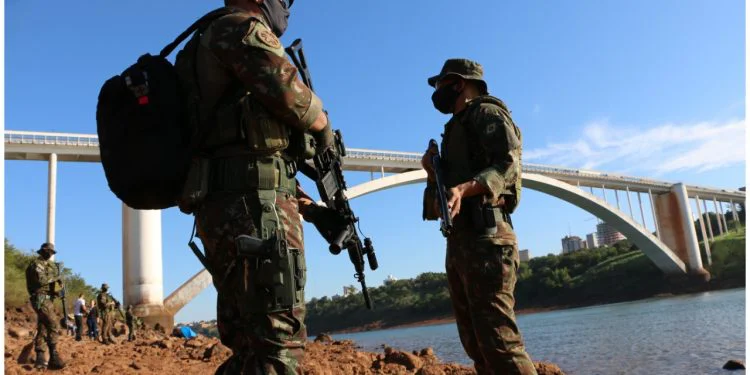 Paraná integra operação do Exército nas fronteiras com Paraguai e