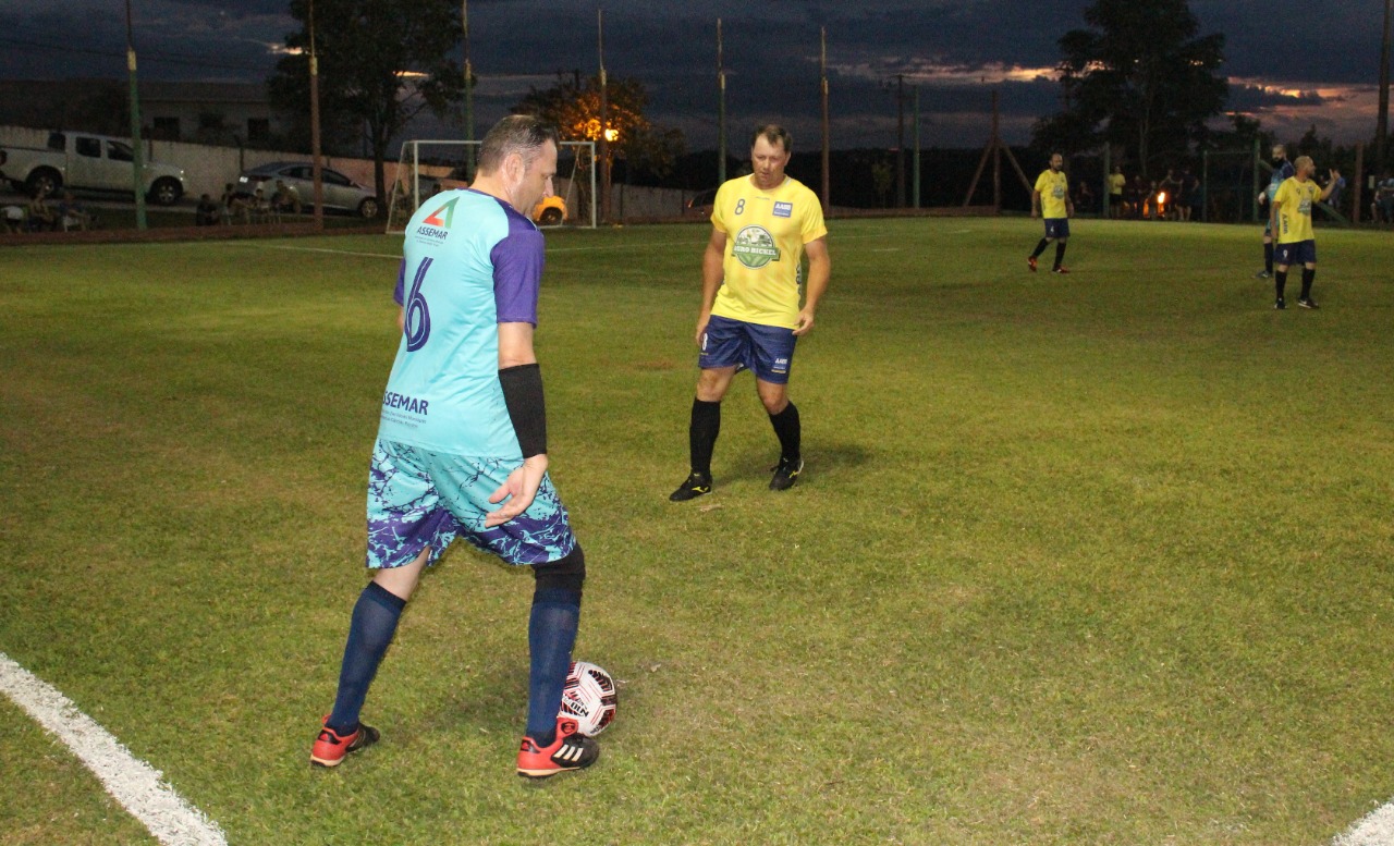 Três jogos movimentaram o Municipal de Futebol Suíço na noite de ontem