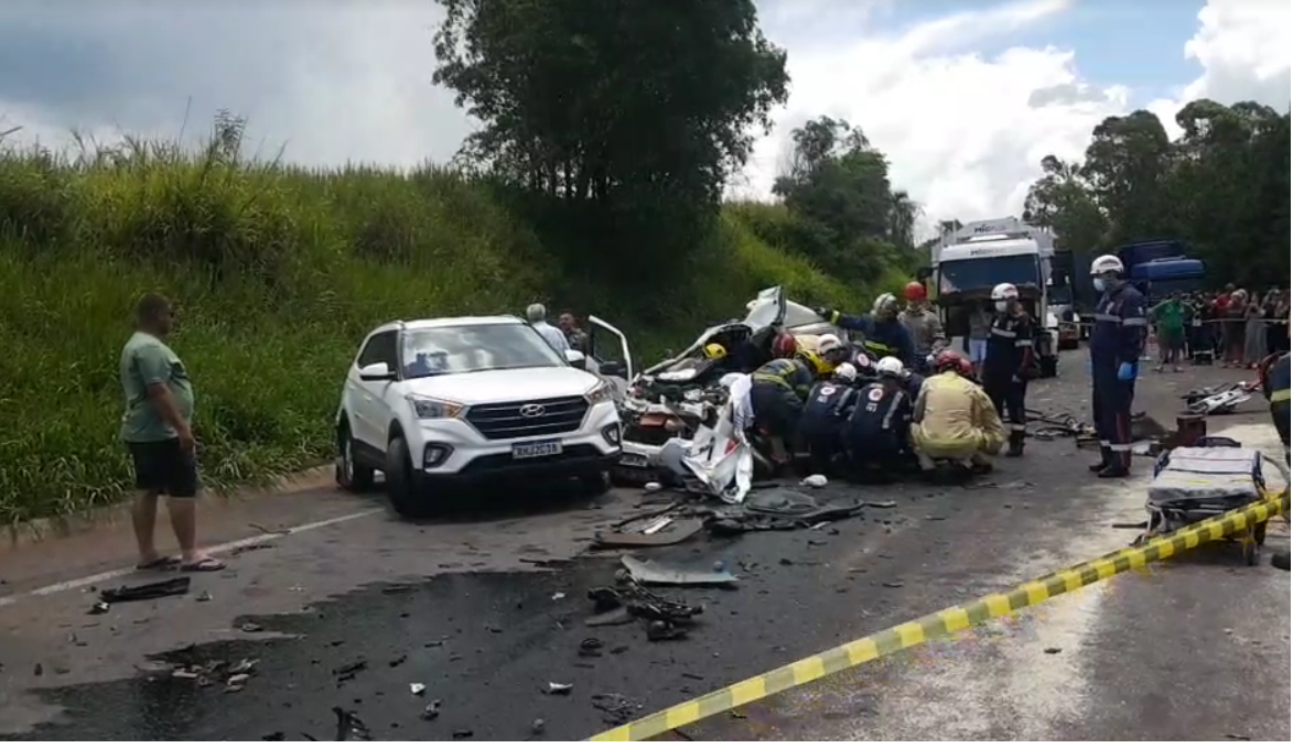 Engavetamento na BR-251 deixa ao menos oito mortos e 61 feridos