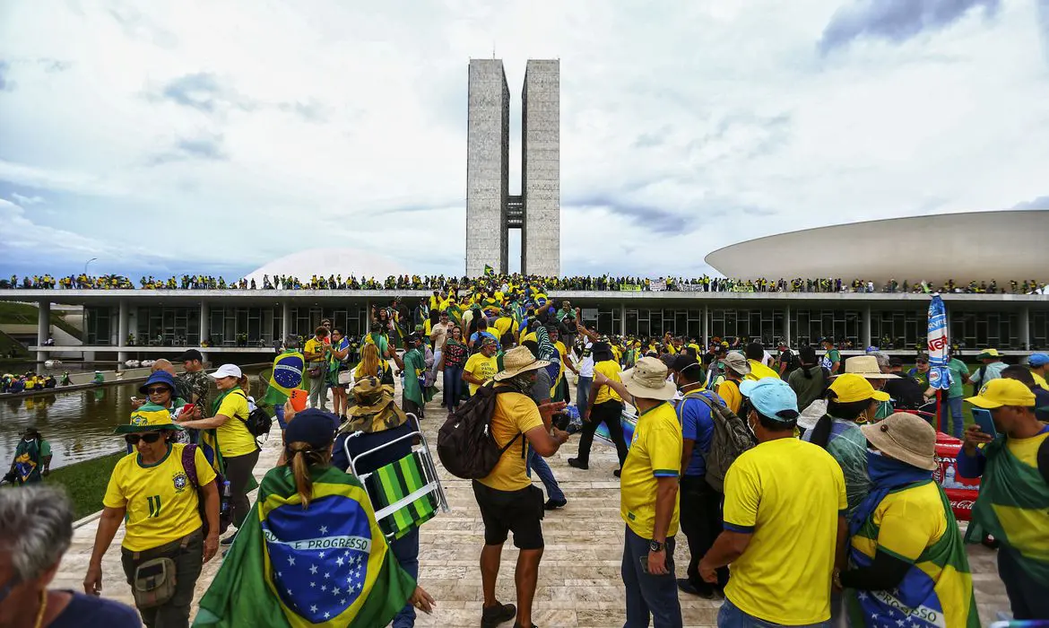 TSE, CGU e PGR recebem relatório final da CPMI dos atos do 8 de