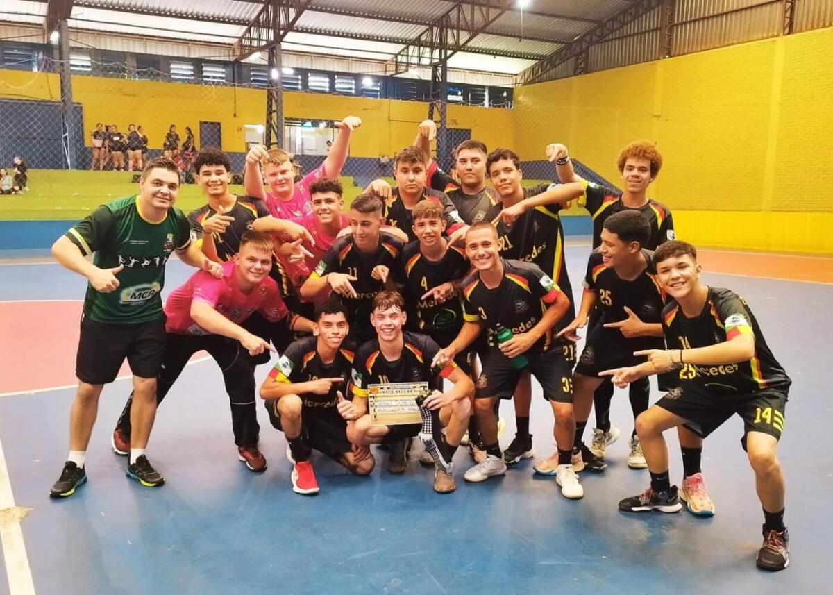 Mercedes conquista título da 3ª Copa Oeste de Handebol Sub-14 - Município  de Mercedes - PR